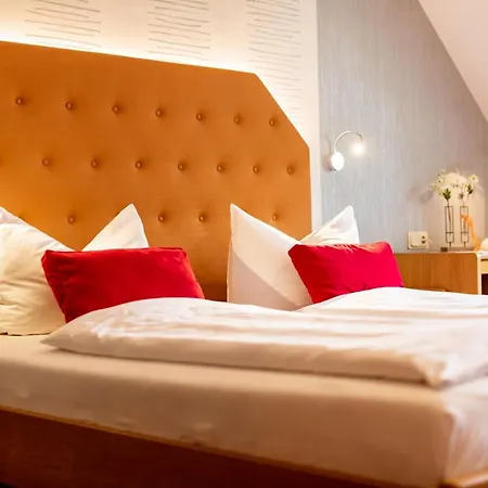 & Restaurant Lengefelder Warte 3*