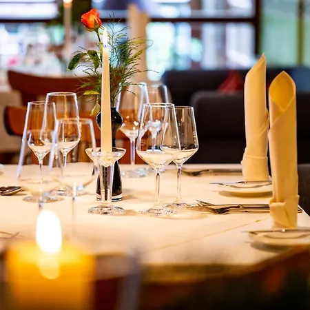 & Restaurant Lengefelder Warte Maison d'hôtes 3*