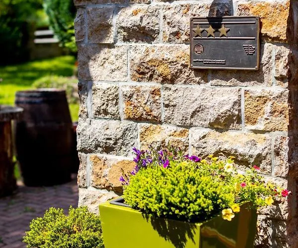 & Restaurant Lengefelder Warte 3*