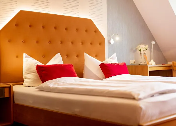 & Restaurant Lengefelder Warte 3*