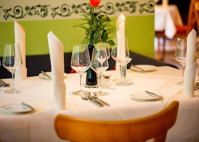 & Restaurant Lengefelder Warte 3*