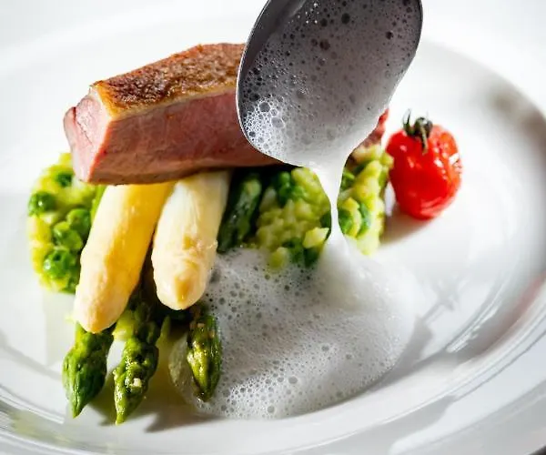 Konukevi & Restaurant Lengefelder Warte 3*