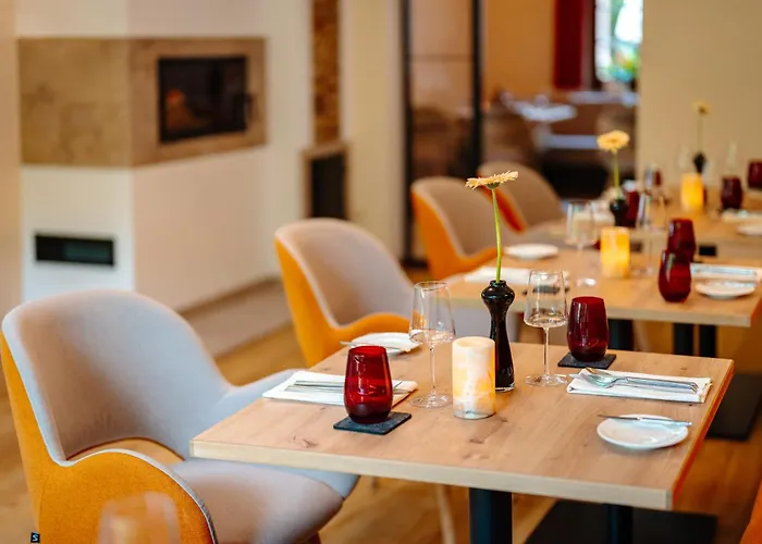 & Restaurant Lengefelder Warte 3*